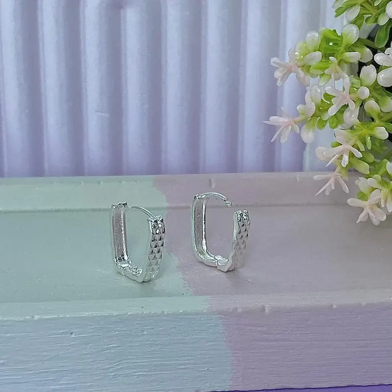 Argola Click Retangular Texturizada – foto 2