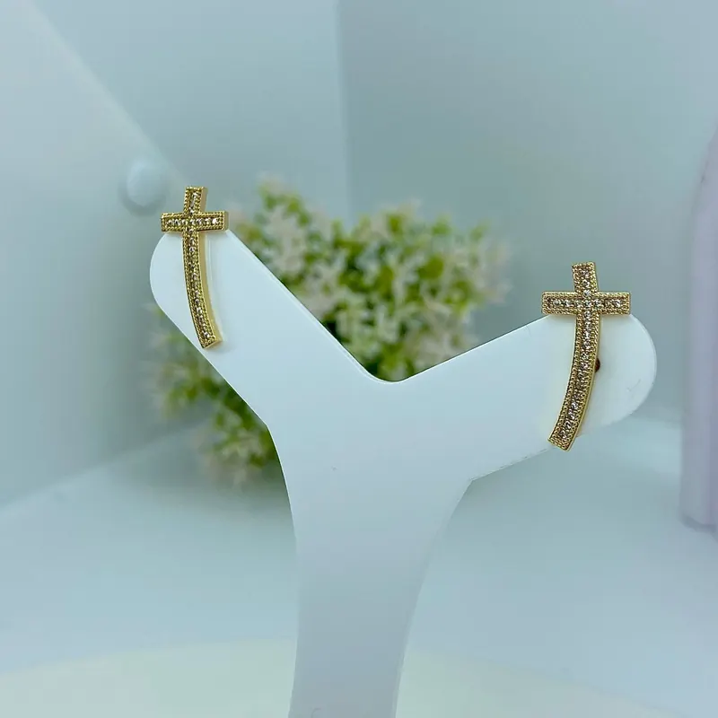 Brinco Ear Cuff Crucifixo Cravejado – foto 2
