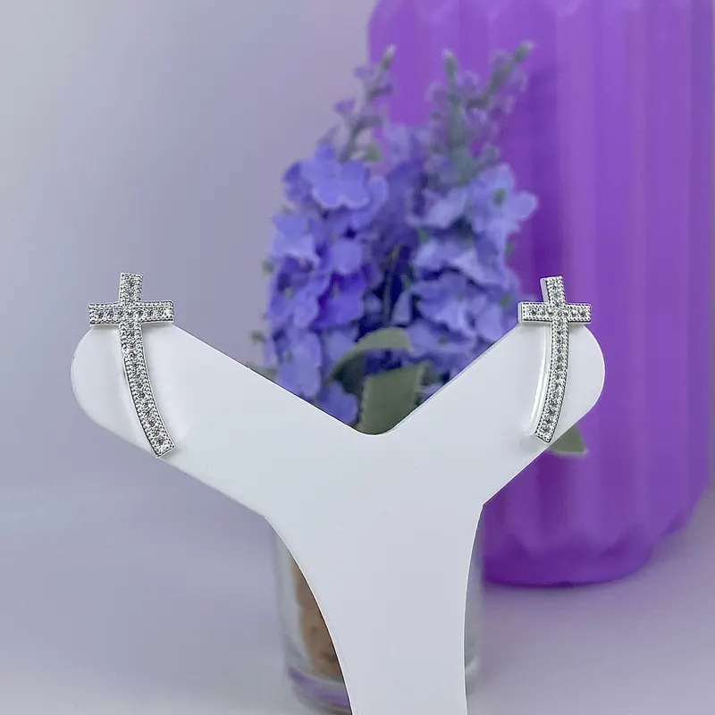 Brinco Ear Cuff Crucifixo Cravejado – foto 2