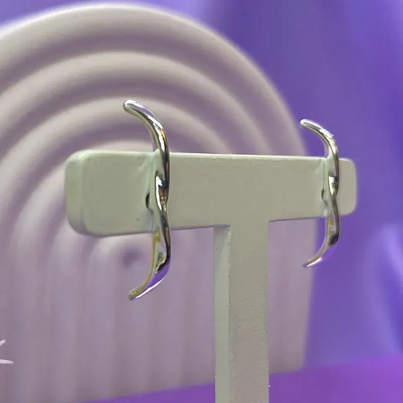 Brinco Ear Hook Torcido