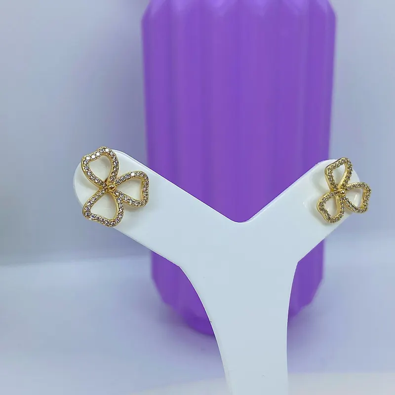 Brinco Flor Pétalas Coração Cravejado – foto 2