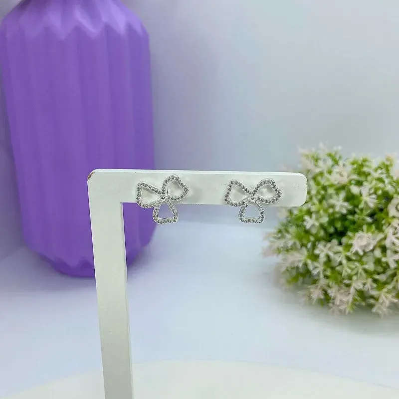 Brinco Flor Pétalas Coração Cravejado