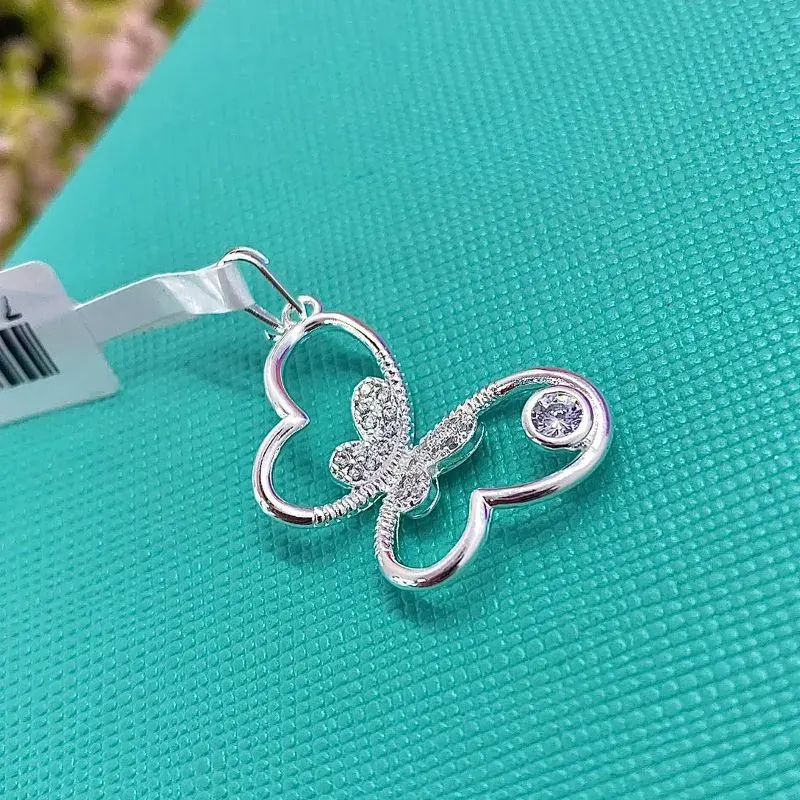 Pingente Borboleta com Zircônia