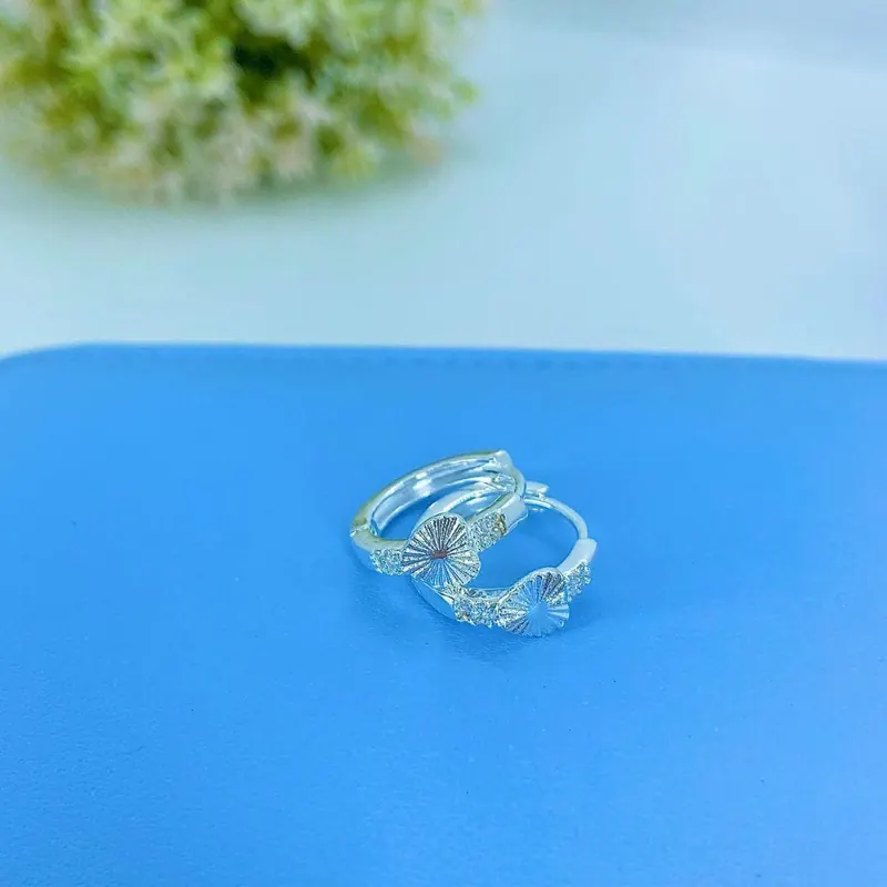 Argola Click com Mini Coração e Mini Zircônias