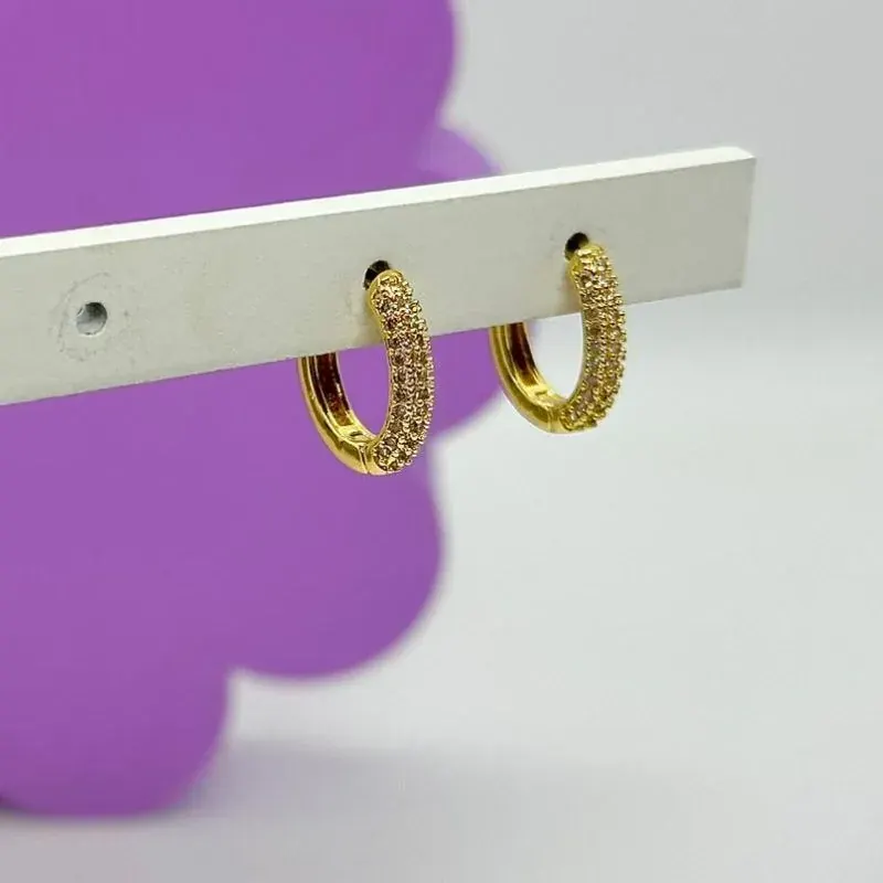 Argola Click Oval Media Cravejada