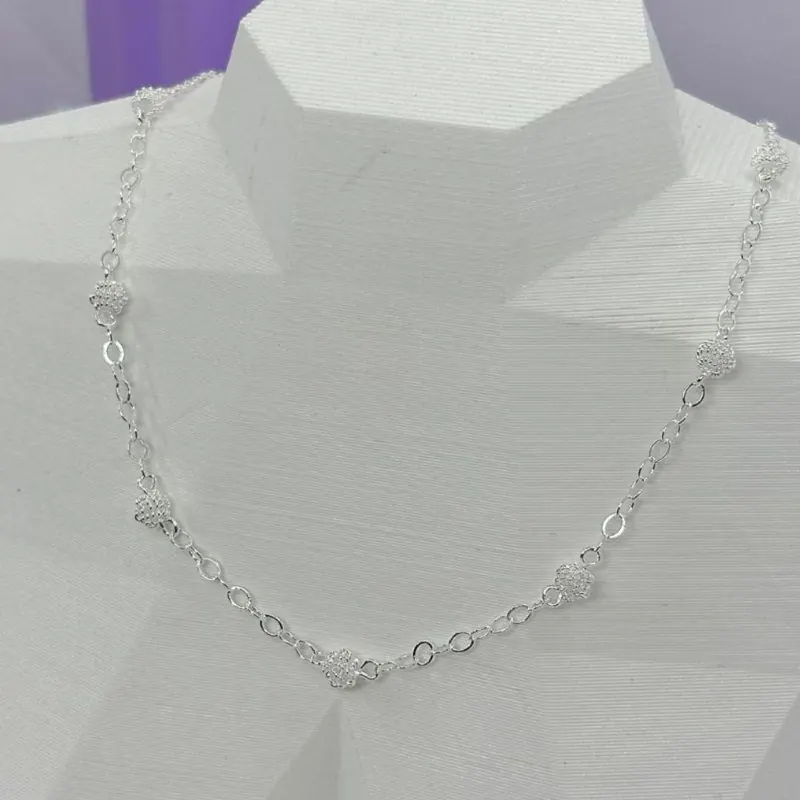 Choker Correntinha e Bolinhas Enroladinhas