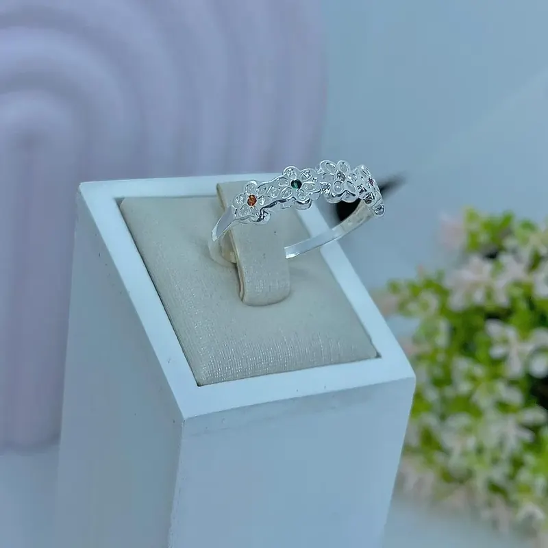 Anel Arranjo Flores com Zirconias – foto 3