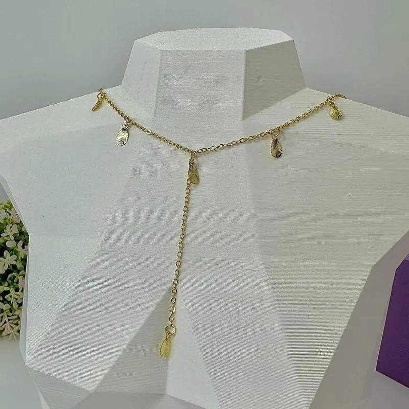 Colar Y com Plaquinhas Gota