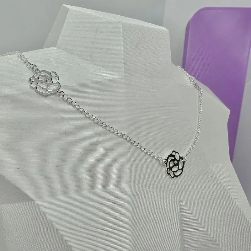 Choker Rosas Vazadas