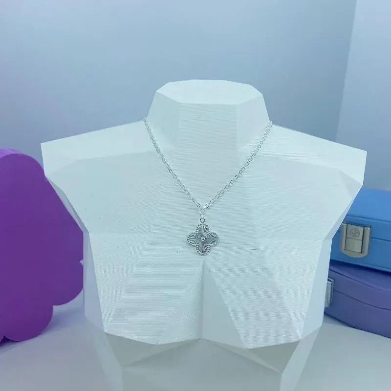 Choker Trevo Pontilhado