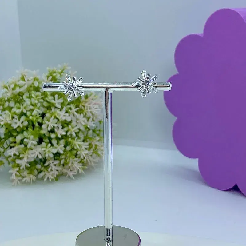 Brinco Flor Catavento Zicônias
