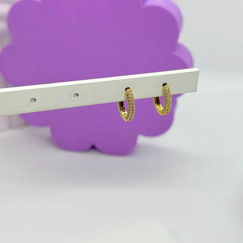 Argola Click Oval Media Cravejada – foto 3