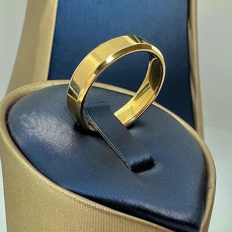 Aliança Quadrada 6mm Ouro – foto 6