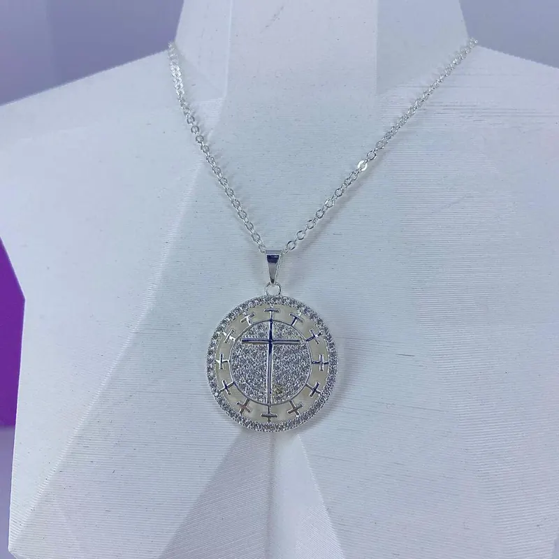 Colar Medalha Cravejada com Crucifixo 45CM